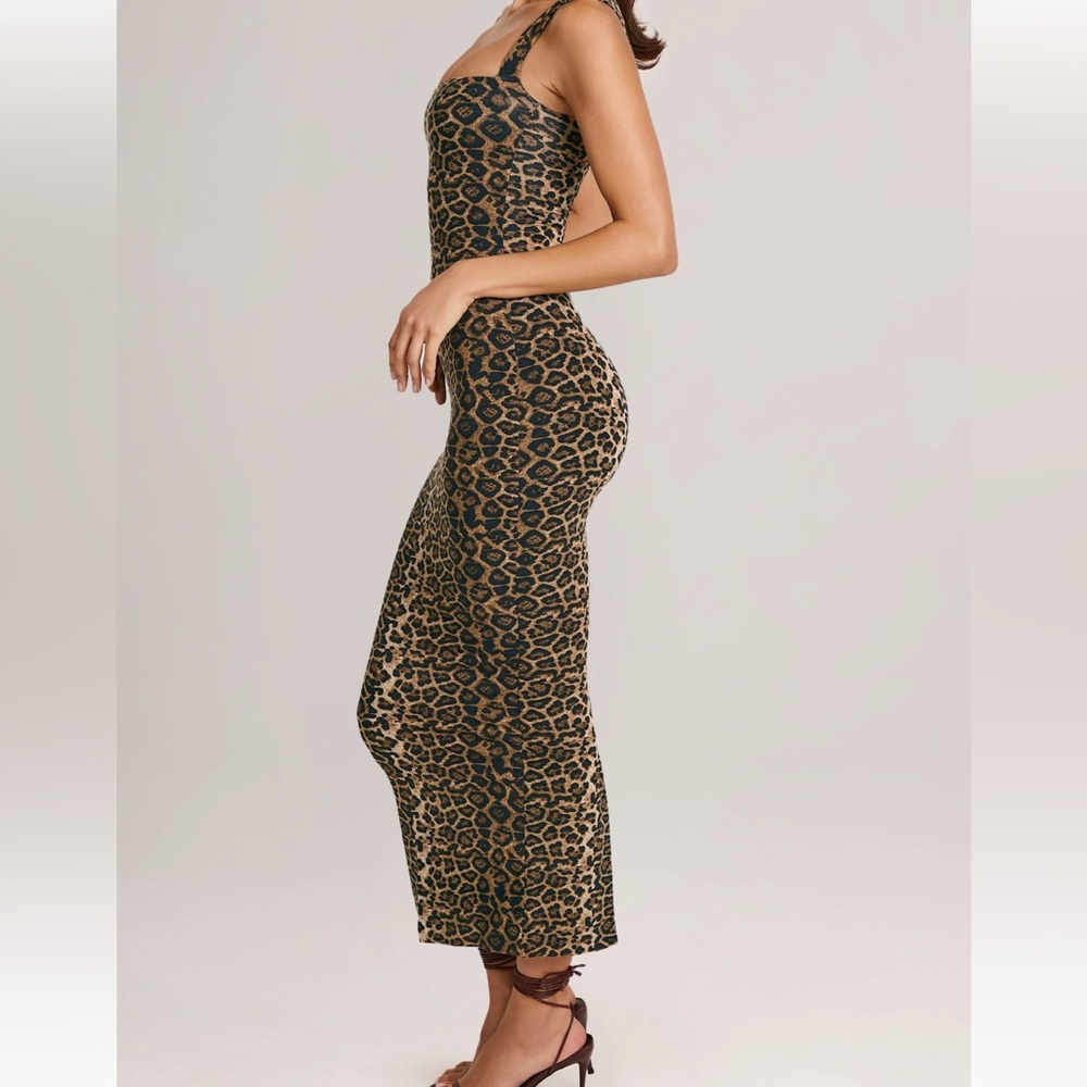 Oh Polly Ainslee leopard print midi dress - Picture 3 of 5